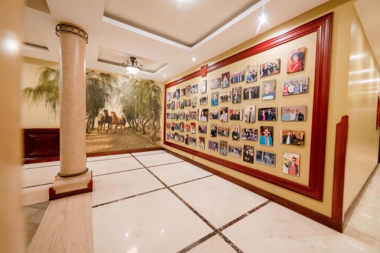 Grand Victoria Boutique Hotel Loja Esterno foto