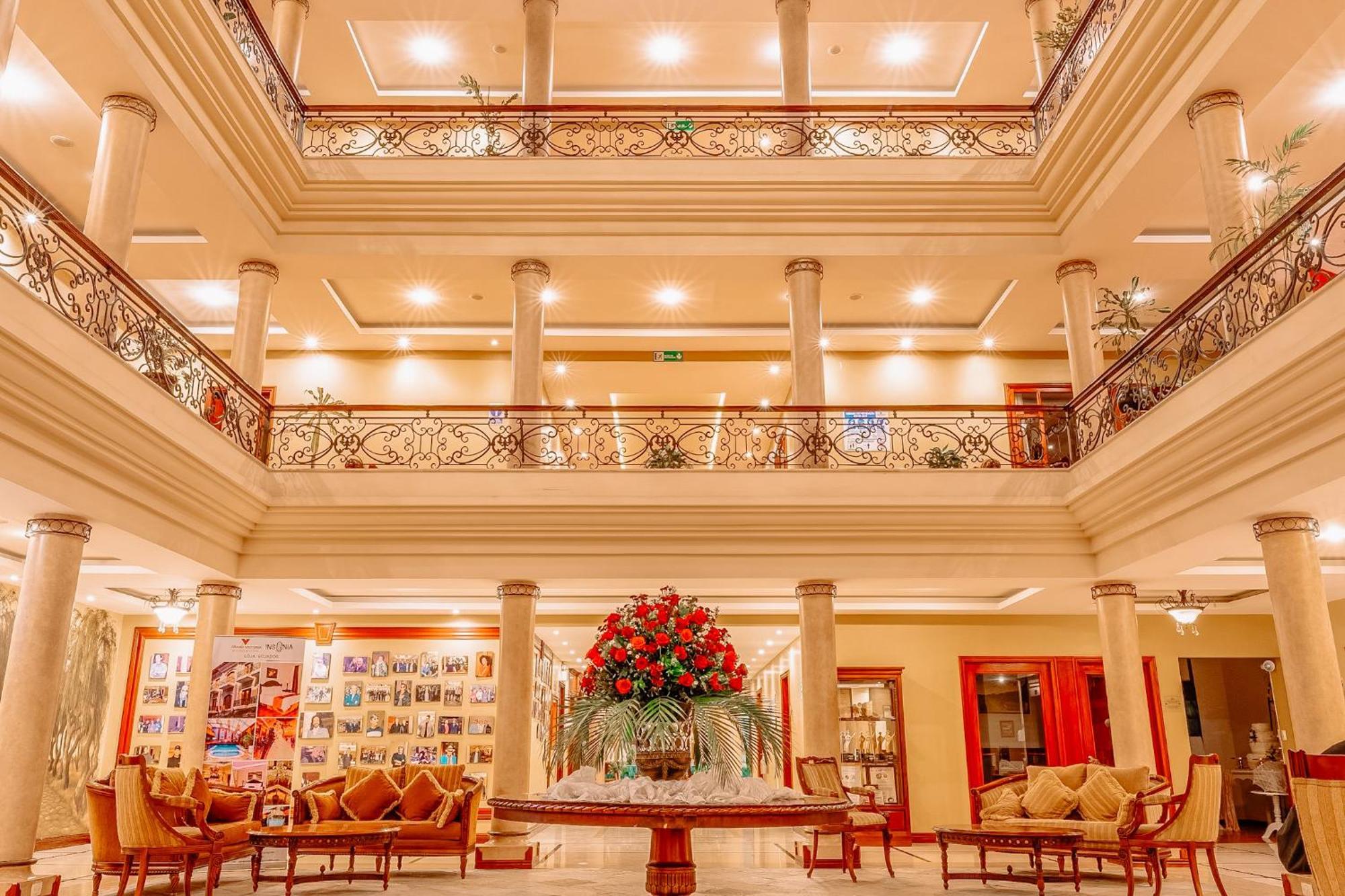 Grand Victoria Boutique Hotel Loja Esterno foto