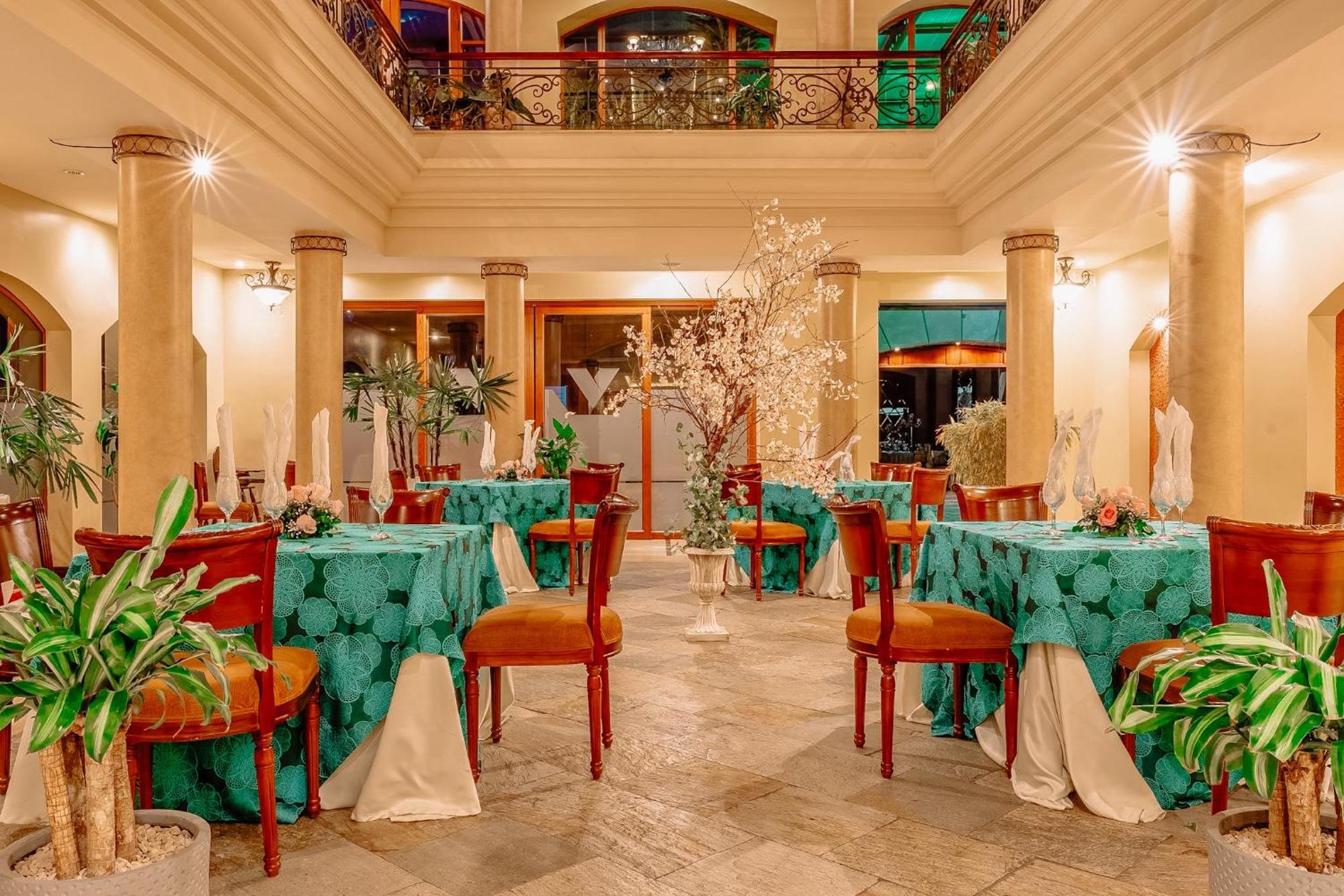 Grand Victoria Boutique Hotel Loja Esterno foto