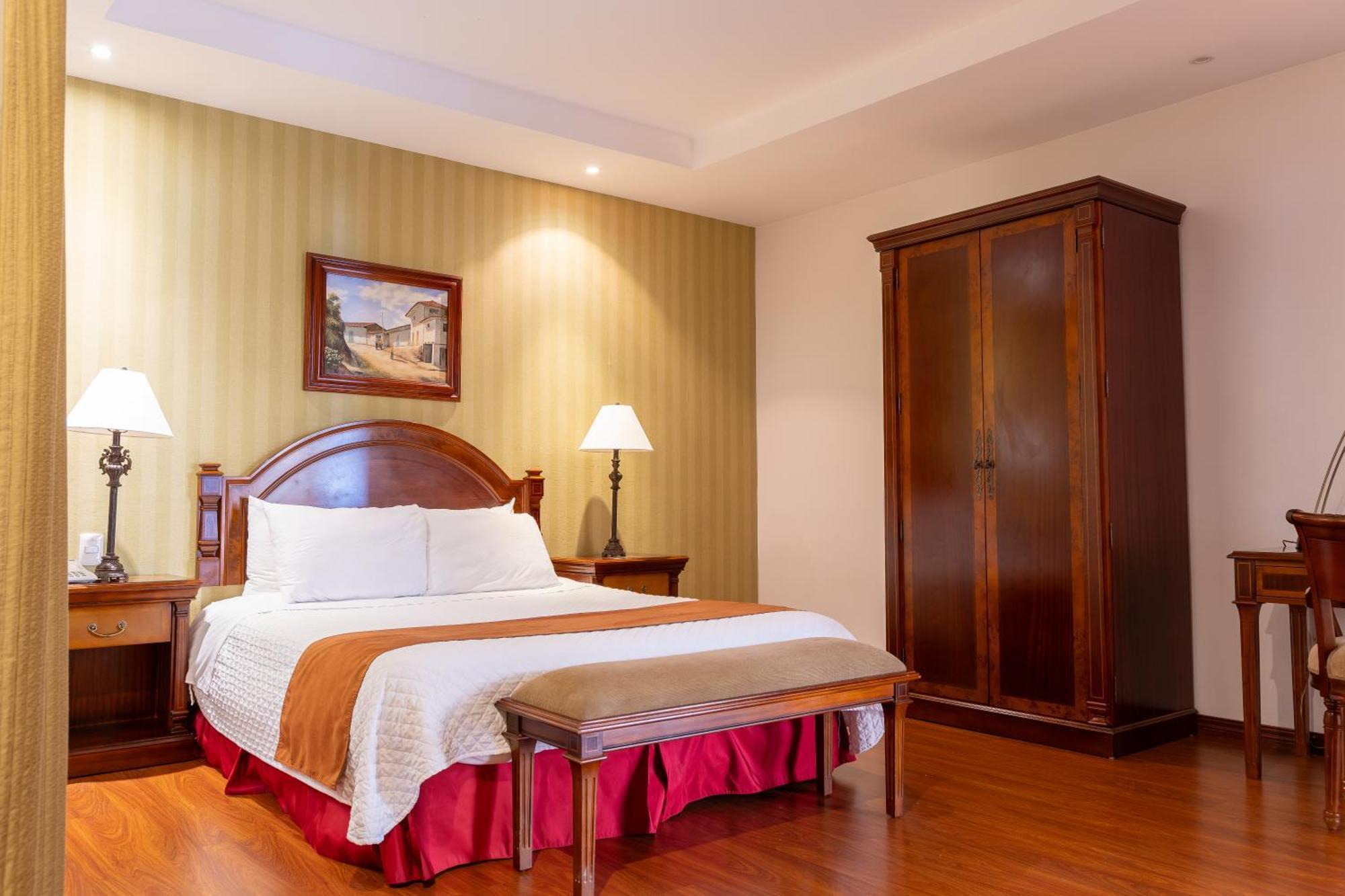 Grand Victoria Boutique Hotel Loja Esterno foto