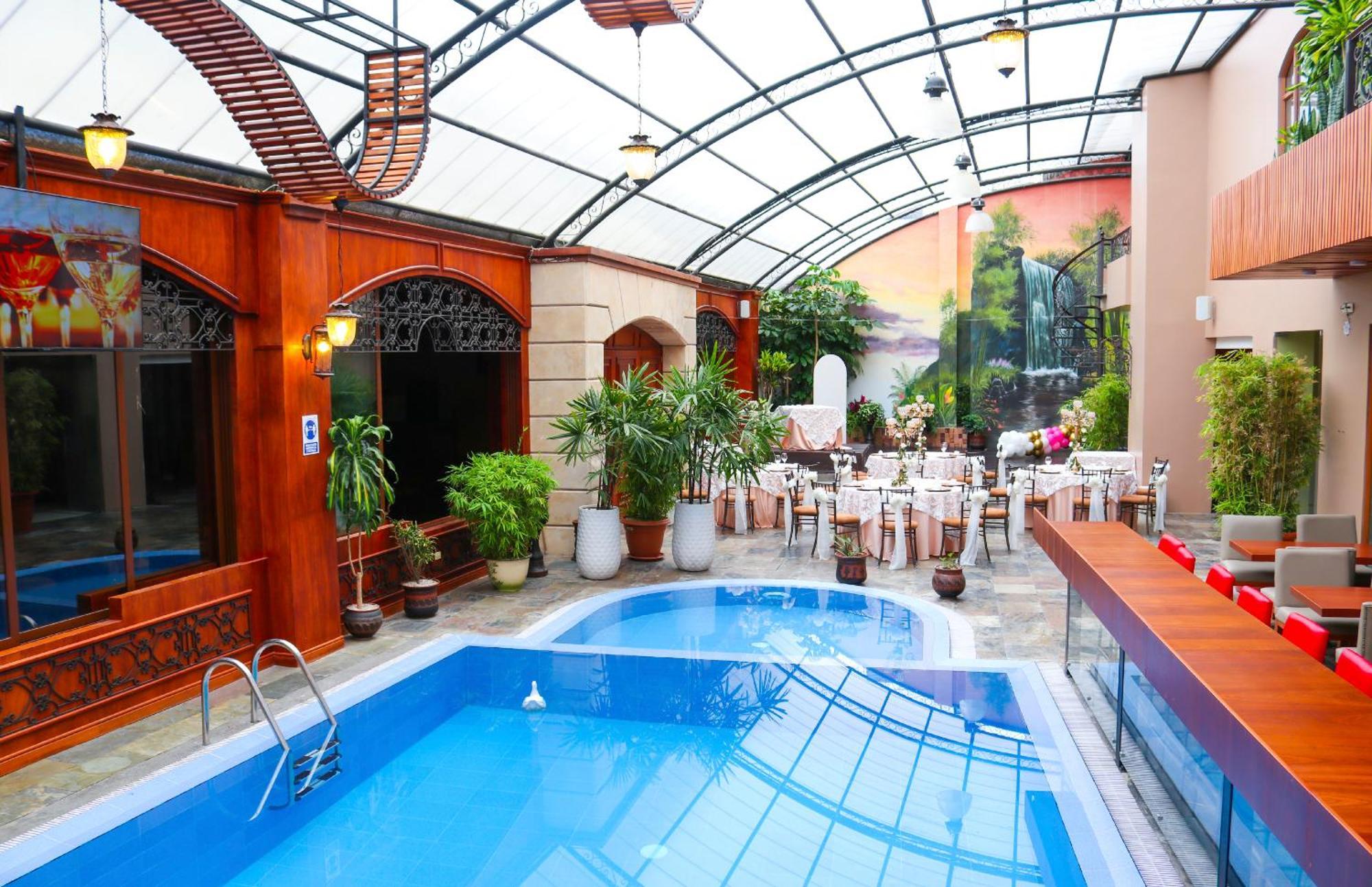 Grand Victoria Boutique Hotel Loja Esterno foto
